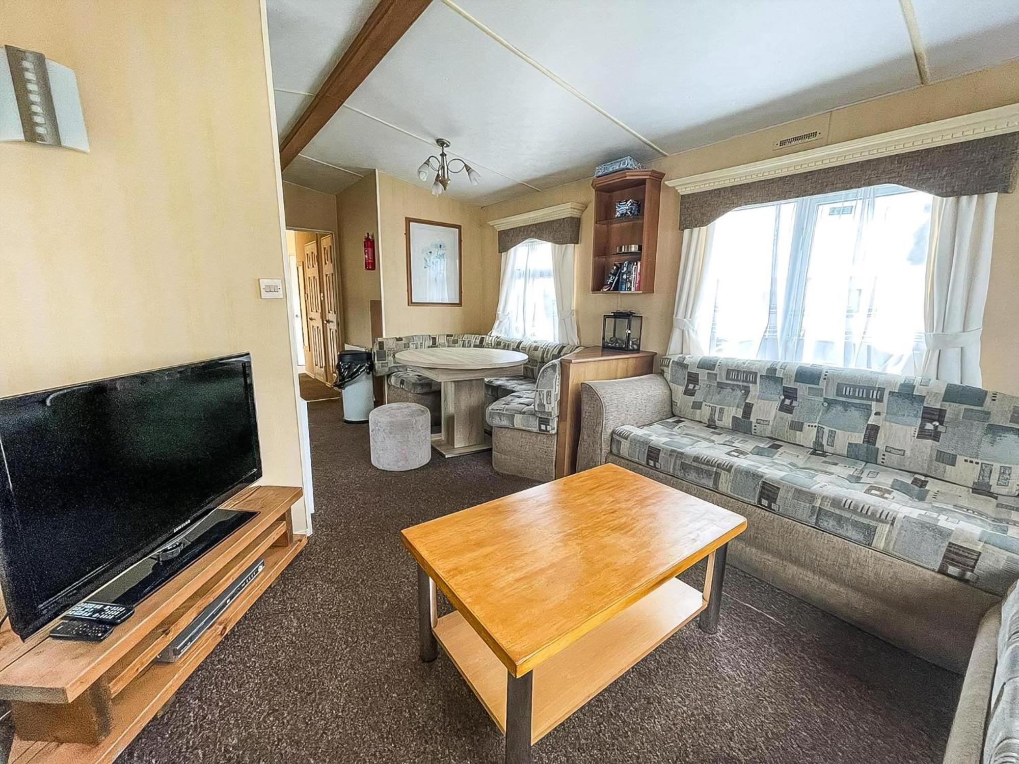 Superb Caravan By The Seaside In Kessingland, Suffolk Ref 90040Sg Benacre Exteriör bild
