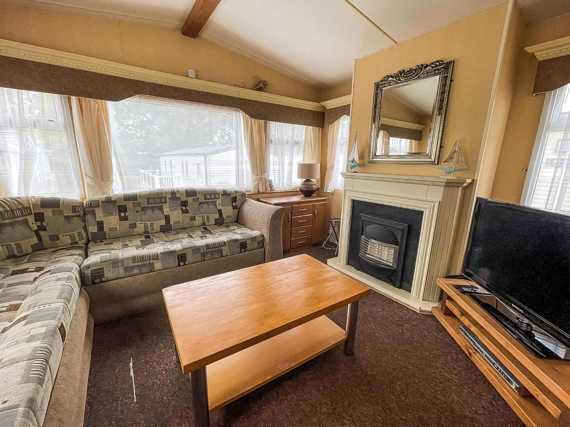 Superb Caravan By The Seaside In Kessingland, Suffolk Ref 90040Sg Benacre Exteriör bild