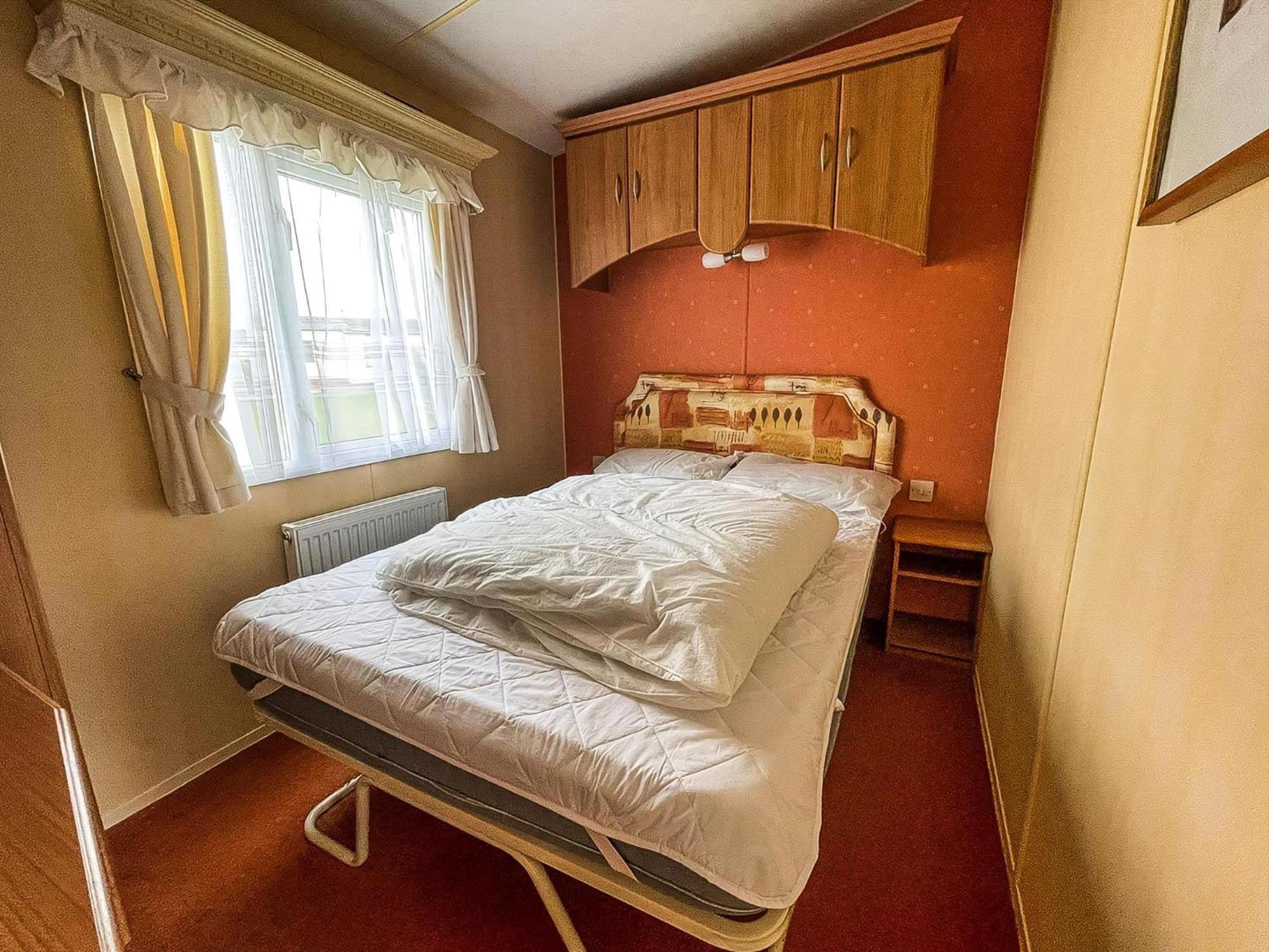 Superb Caravan By The Seaside In Kessingland, Suffolk Ref 90040Sg Benacre Exteriör bild
